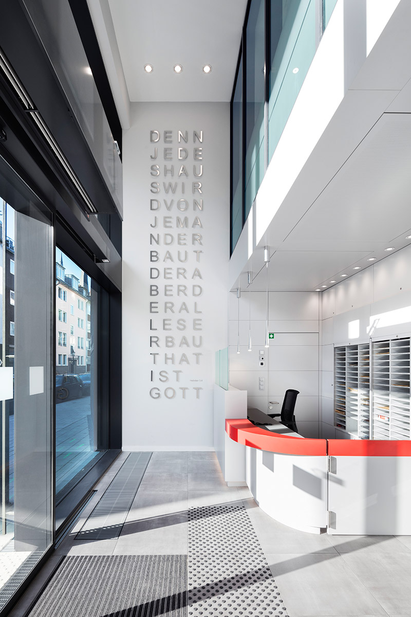 BRAWO_Projekte_Caritas-Zentrale_Duesseldorf_Architekturfoto_Empfang