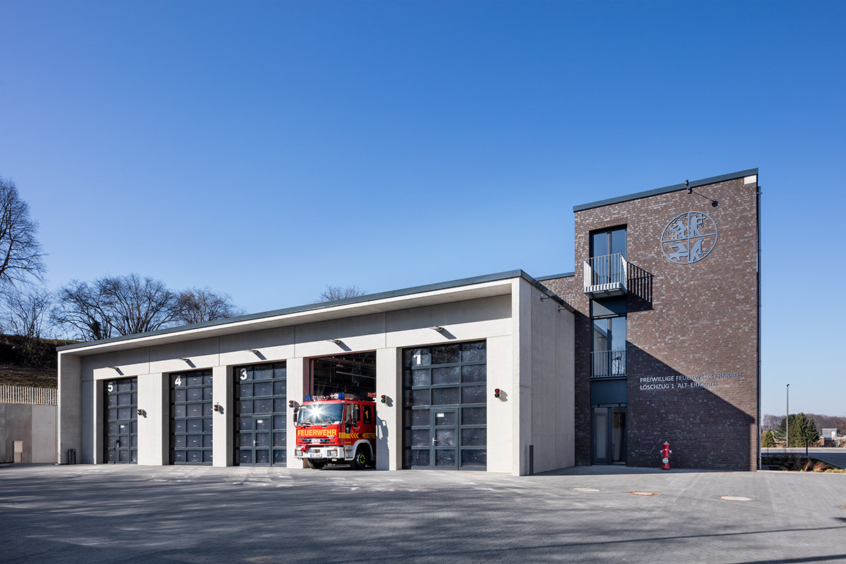 BRAWO_Projekte_Feuerwache-Erkrath_Architekturfoto_Gesamteindruck