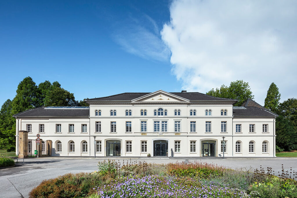 BRAWO_Projekte_Folkwang-Musikschule_Architekturfoto_Frontfassade